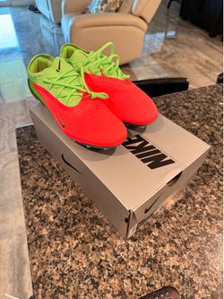 Nike Phantom 6 Low Elite AG-Pro. Size 9.