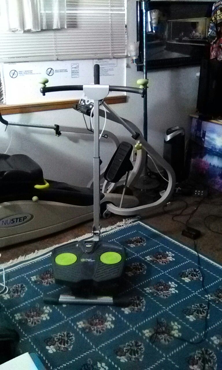 Exercise machine twist and shape