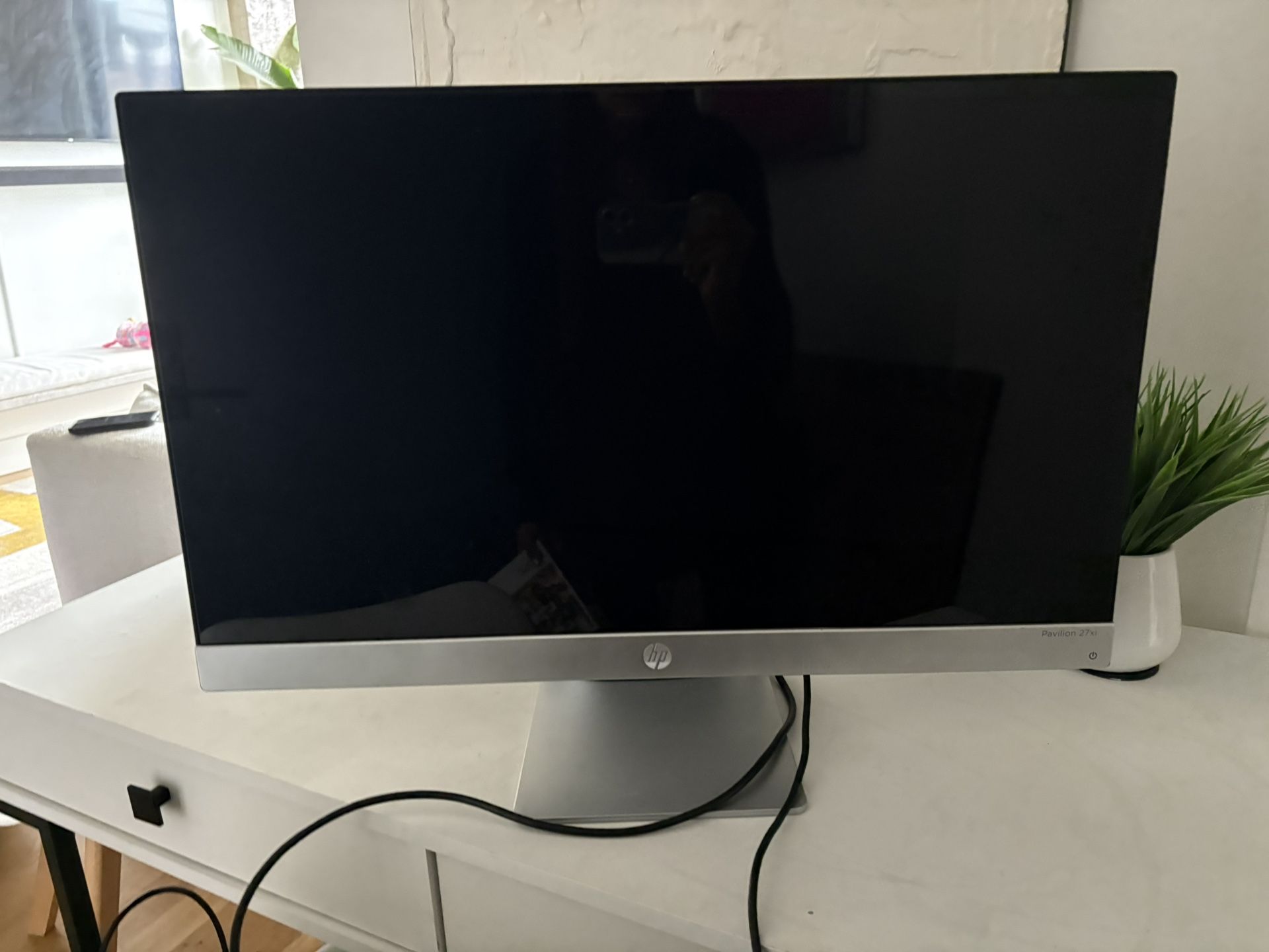 HP Pavilion 27xi 27" LED Monitor