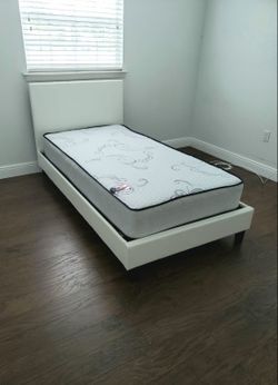 NEW TWIN-SIZE MATTRESS AND BOX SPRING 🆕️
