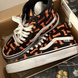 Vans Thrasher skateboard preowned shoes with pop Cush insoles men’s size 8!! Only $40!!!!!!!