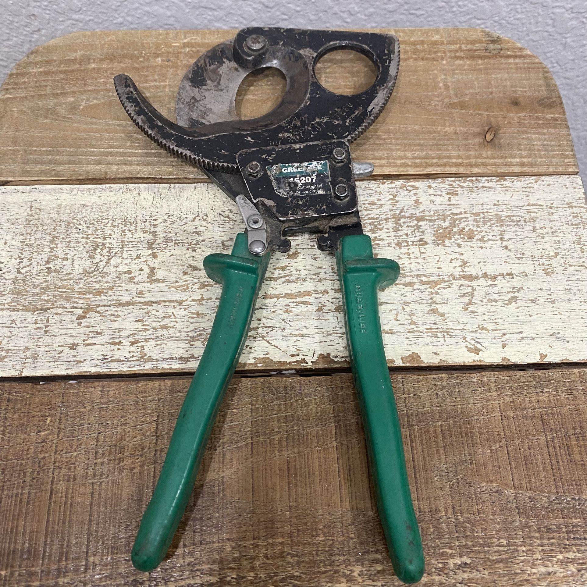 Greenlee ratchet cable cutter for Sale in Riverside, CA OfferUp