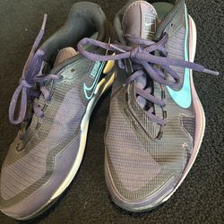 women nike shoes size 9
