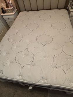 Queen matress. BROOKLYN BEDDING