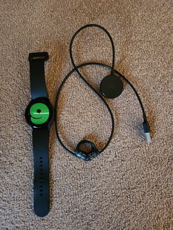 Samsung Watch 4 - 40 MM Black With Charger