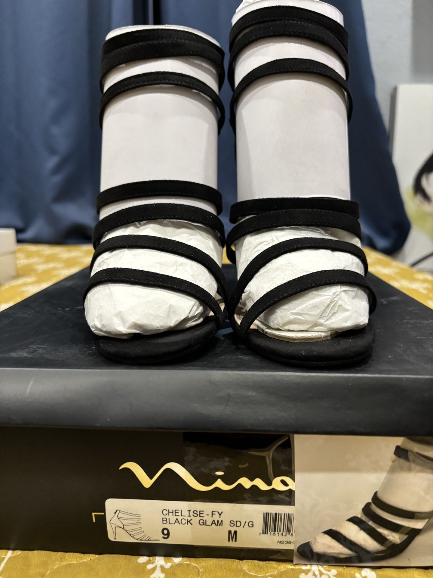 Beautiful Black with Sparkly Silver Heels Size 9
