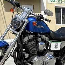 HARLEY DAVIDSON XL 1200 Custom Sportster