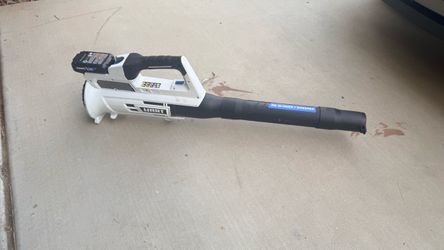 HART Cordless Leaf Blower Sweeper