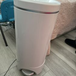 Munchkin Diaper Pail