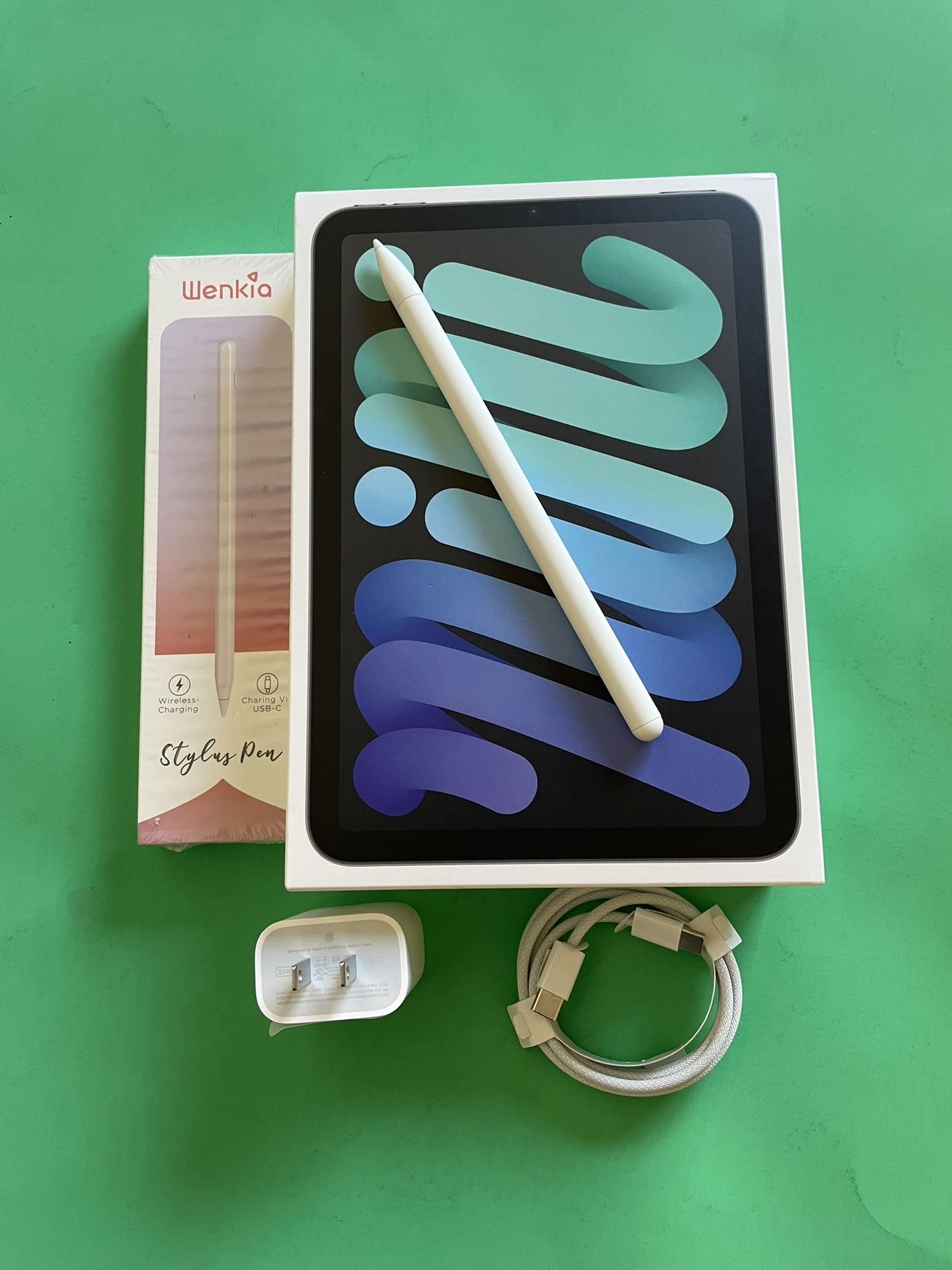 Apple ipad Mini 6th Generation (2021 model) 64GB With Box And Accessories (256gb $420)