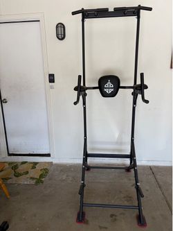 Pull Up / Dip Bar Station