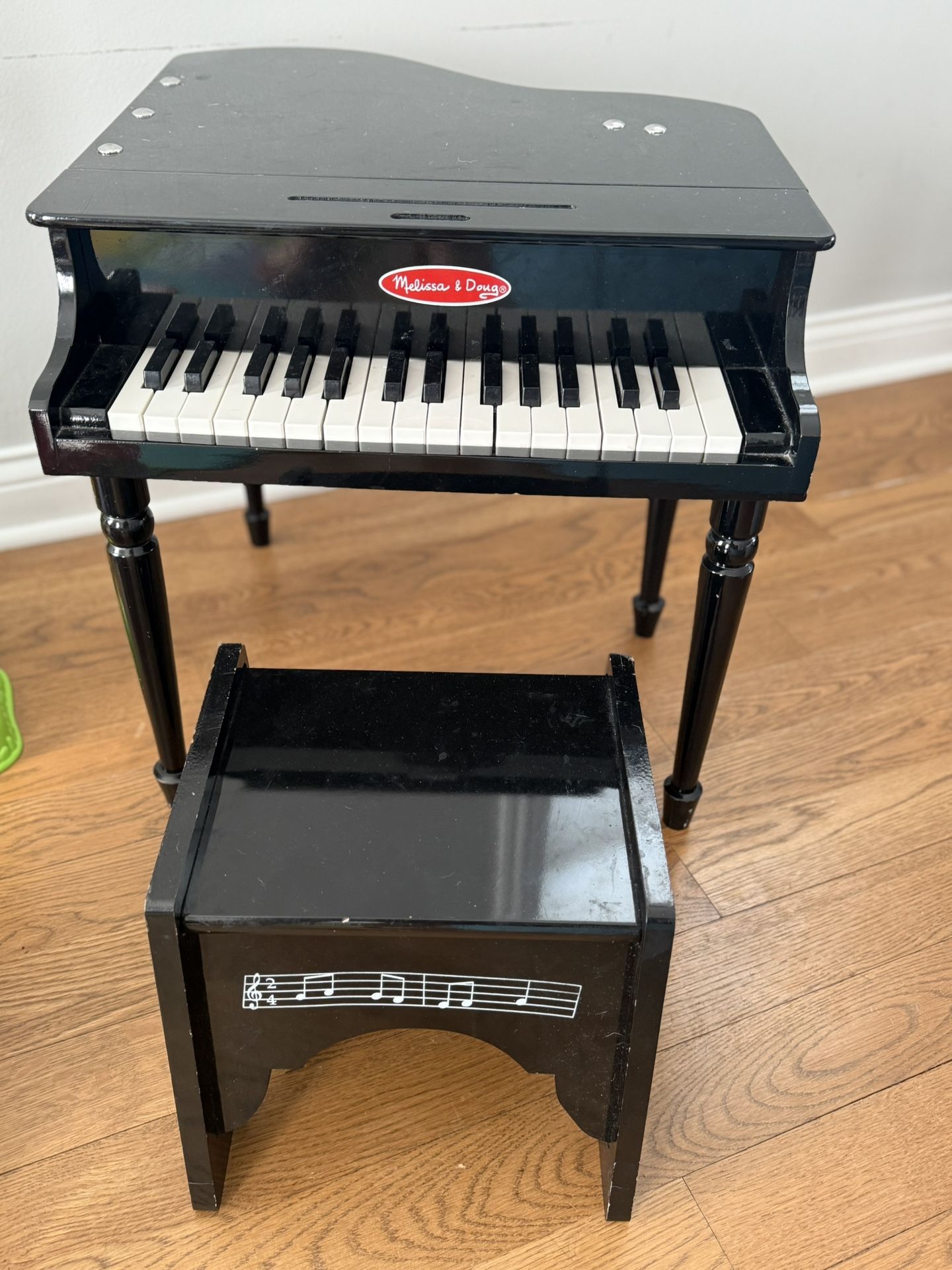 Melissa & Doug Grand Piano and Bench / Kids- Toddler Piano