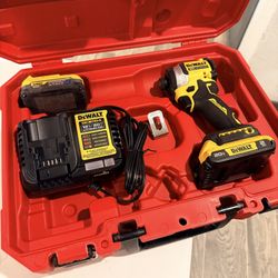 Dewalt 20V Brushless Impact Driver Kit w/ 2 Batteries & Charger in Milwaukee Case