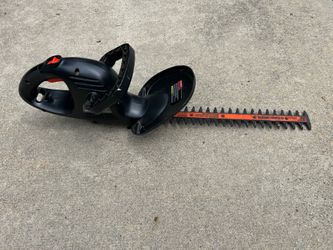 Black and Decker electric hedge trimmer Model TR1700