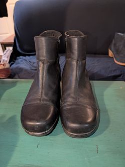 Ladies keen boots worn 2 times