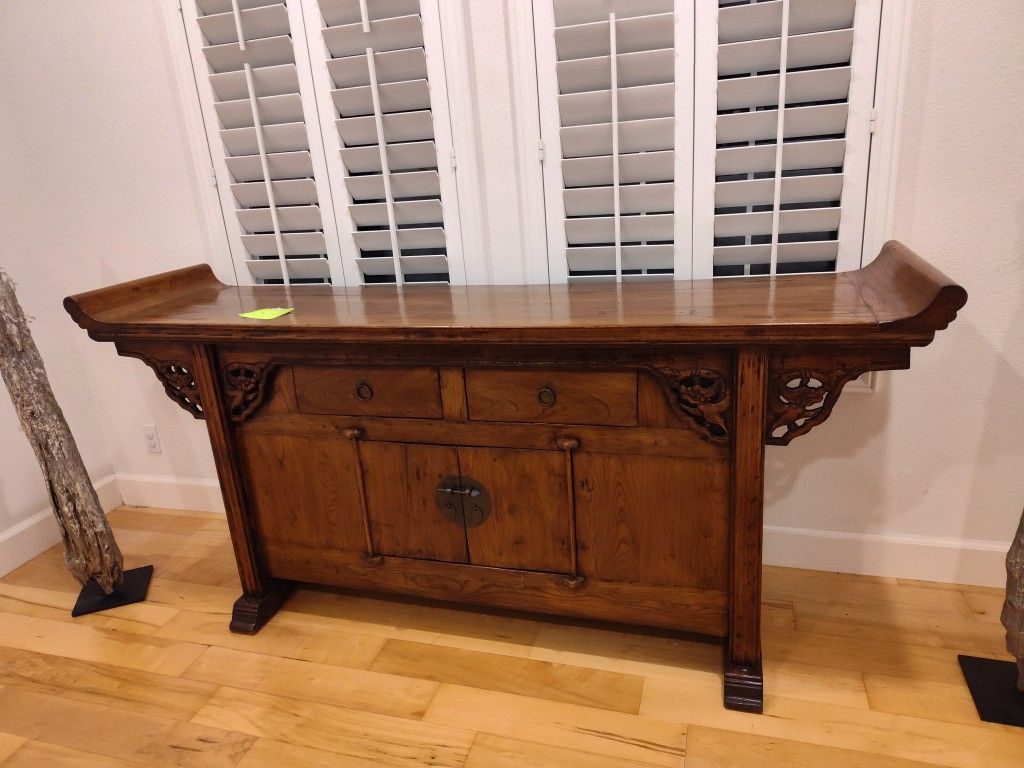 Vendo: Antique Carved Hardwood 