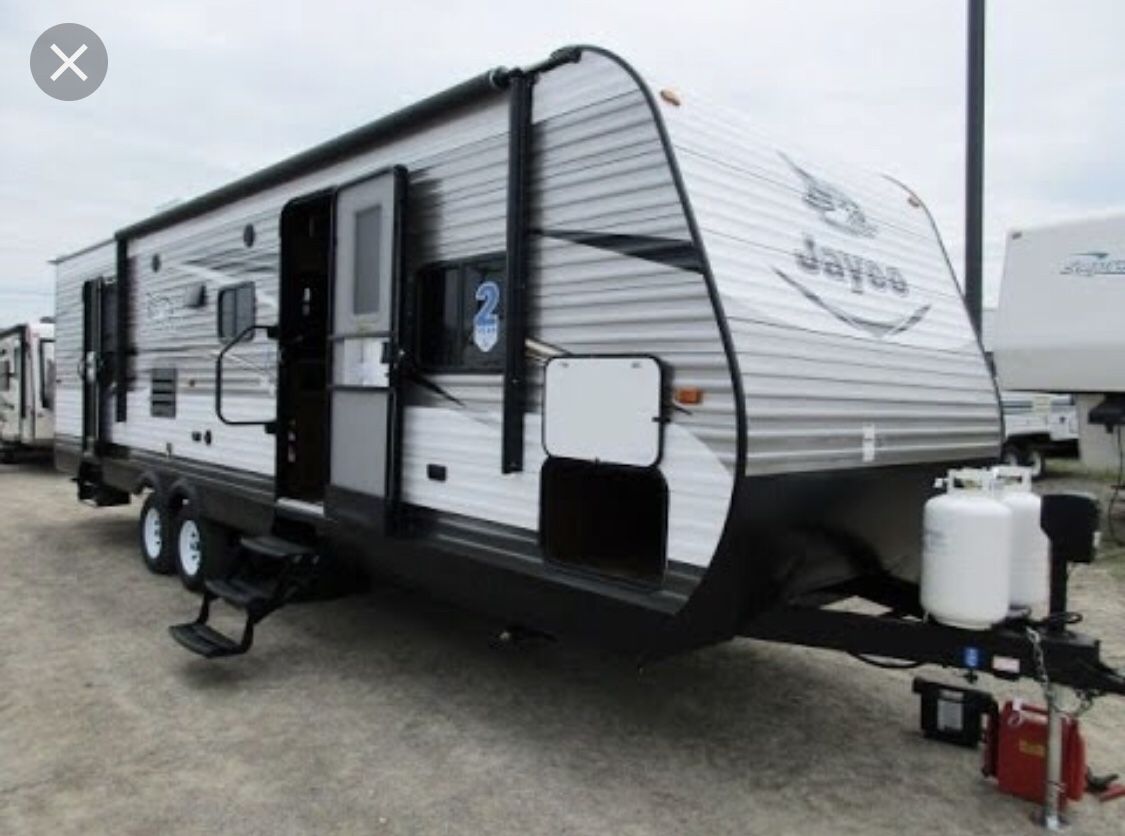 FOR SALE *****2016 Jayco 28ft travel trailer. $17,000 or best offer. Tow rig also available 2013 Chevy Silverado 2500 HD LT Crew cab 4x4 low mileage