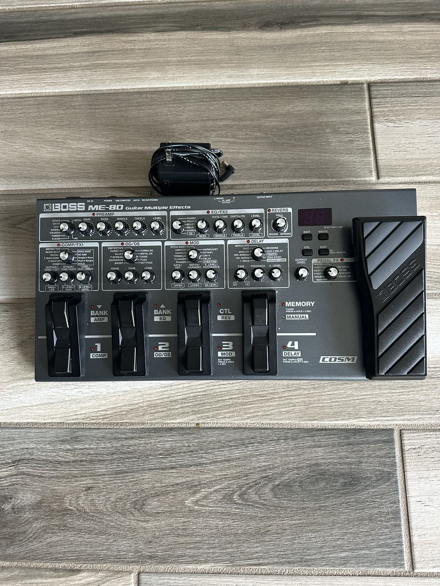 Boss ME 80 Guitar Peddle Board