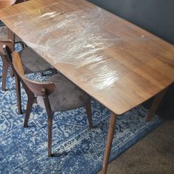 Kitchen Dinning Table. 