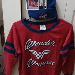 Wonder Woman Sweatshirt With Matching Beanie