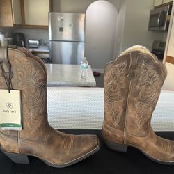 Brand New ARIAT Cowgirl Cowboy Boots Size 10B