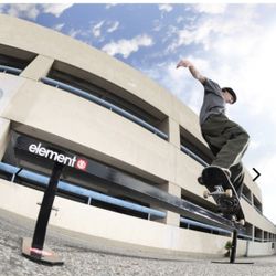 Skateboard Element Rail