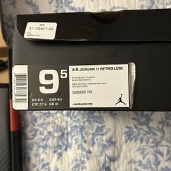 Jordan 11 Tuxedo