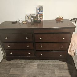 Dresser Set