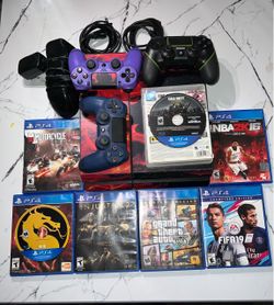 PS4 Bundle – 3 Controllers + 7 Games