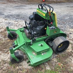 John Deere Stander Commercial Zero Turn 61 Inch Lawn Mower