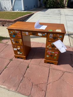 Free desk