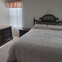 Tradicional Bedroom Set (5 Pieces) 