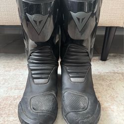 USED WOMENS DAINESE TORQUE 3 BOOTS SIZE 7