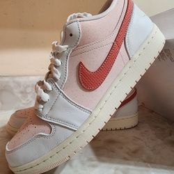 Nike Air Jordan 1 Low SE 