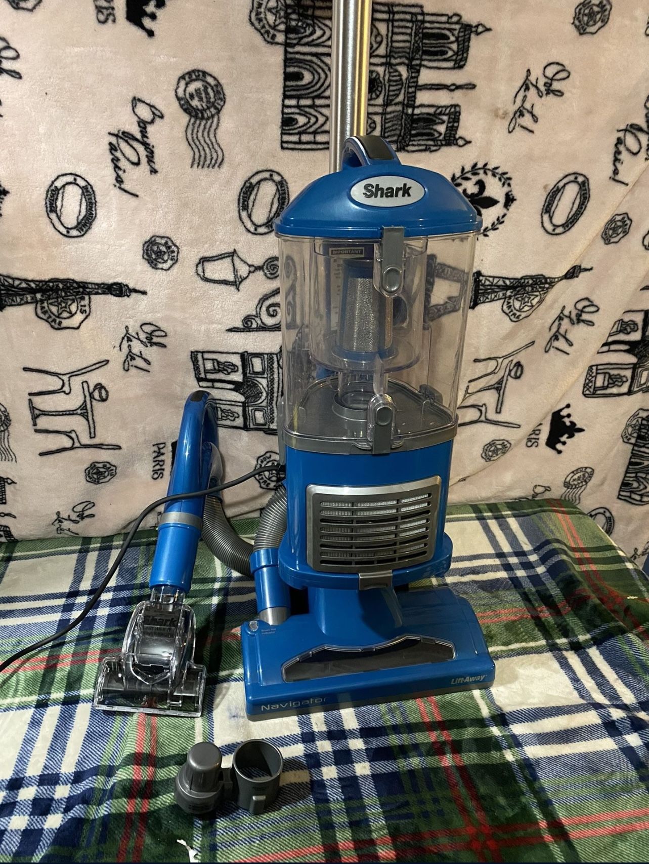 Shark Navigator Lift Away Upright Blue Vacuum