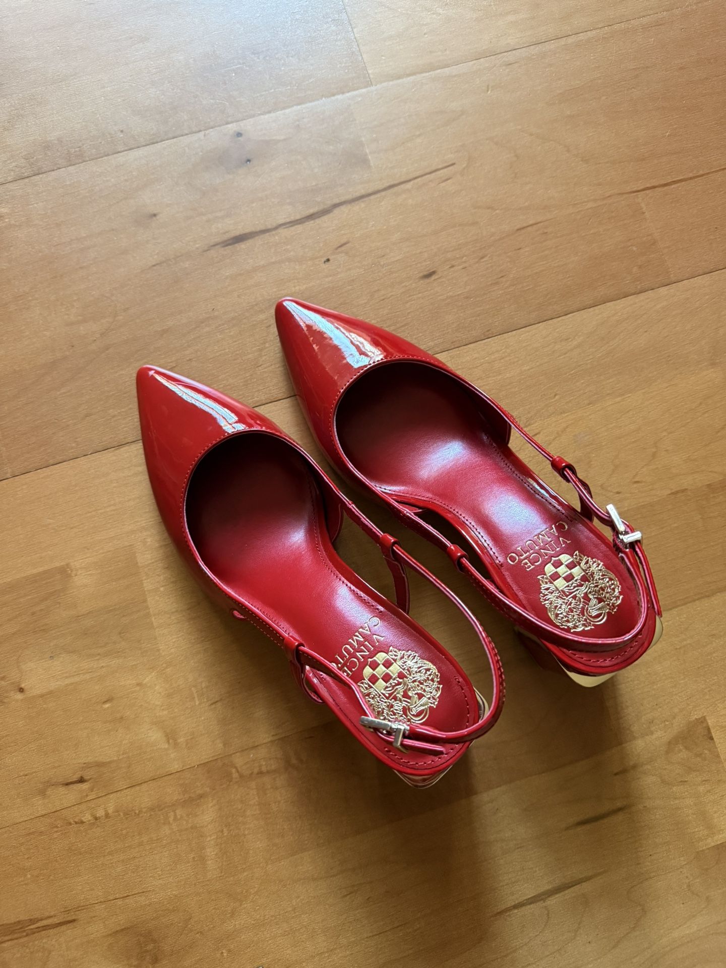 Vince Camuto Red Heels (7.5)