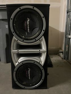 2 12inc subs pioneer with box has a little wear but still work good just took them out my wife’s car and put something smaller