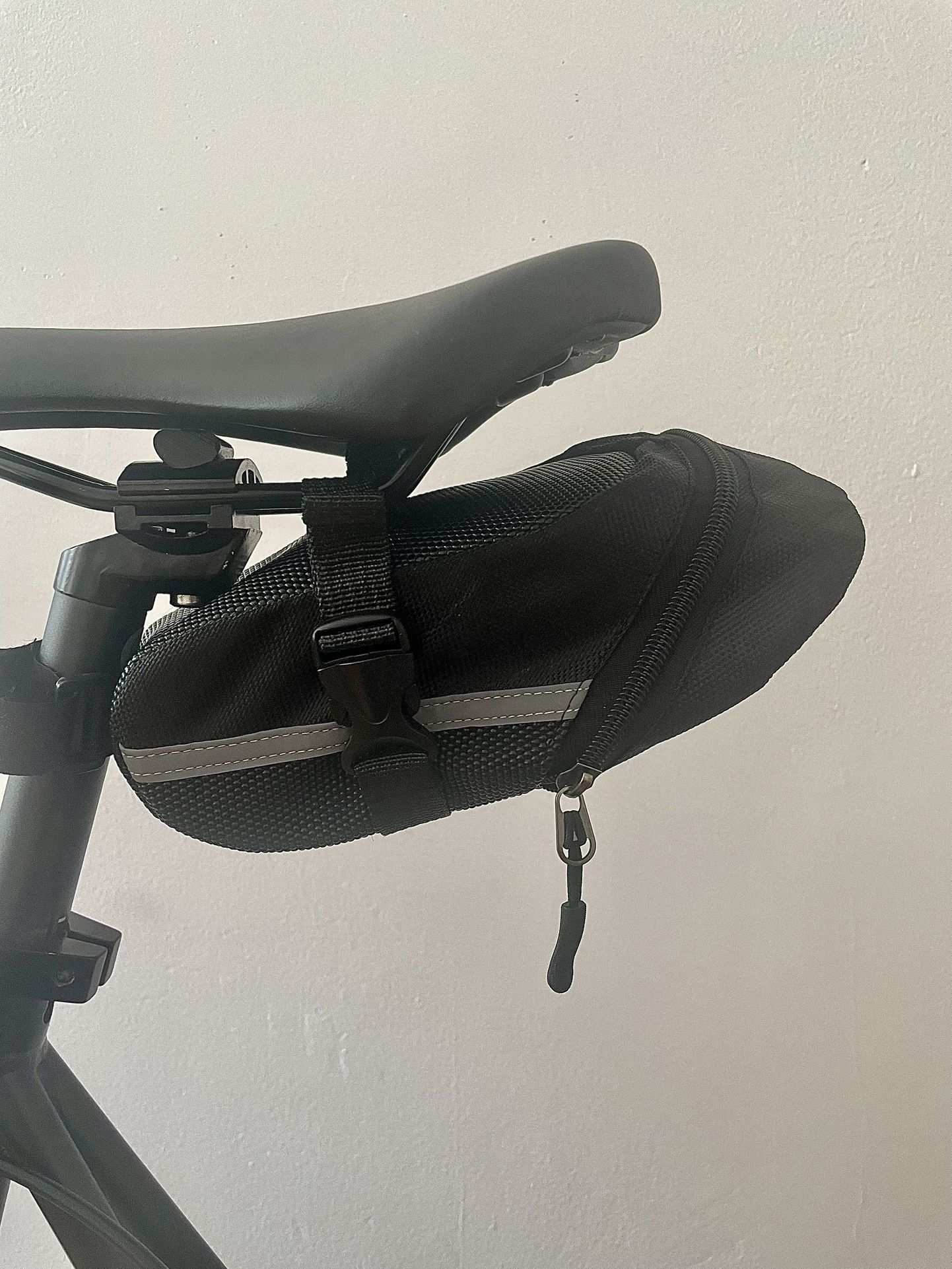 1L waterproof bicycle saddle storage bag