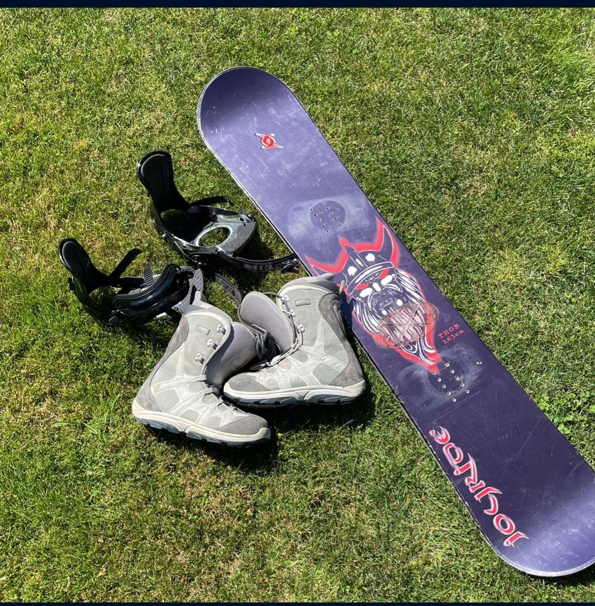 Snowboard w/boots and bindings