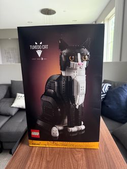 LEGO Tuxedo Cat