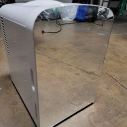 Chefman - Iceman Portable Mirrored Personal Fridge 4L Mini Refrigerator.