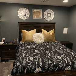 Queen Bedroom Set 