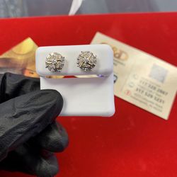 10k Gold With Moissanite Diamond  