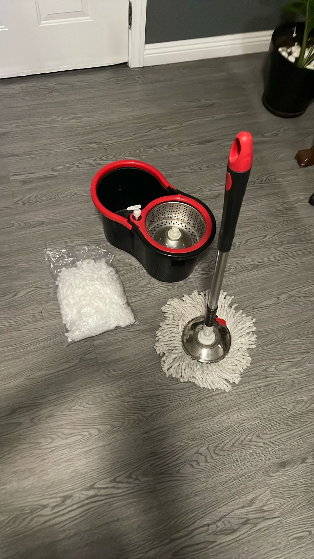 Brand New Mop With Replacement