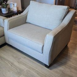 Wide Chair and Half