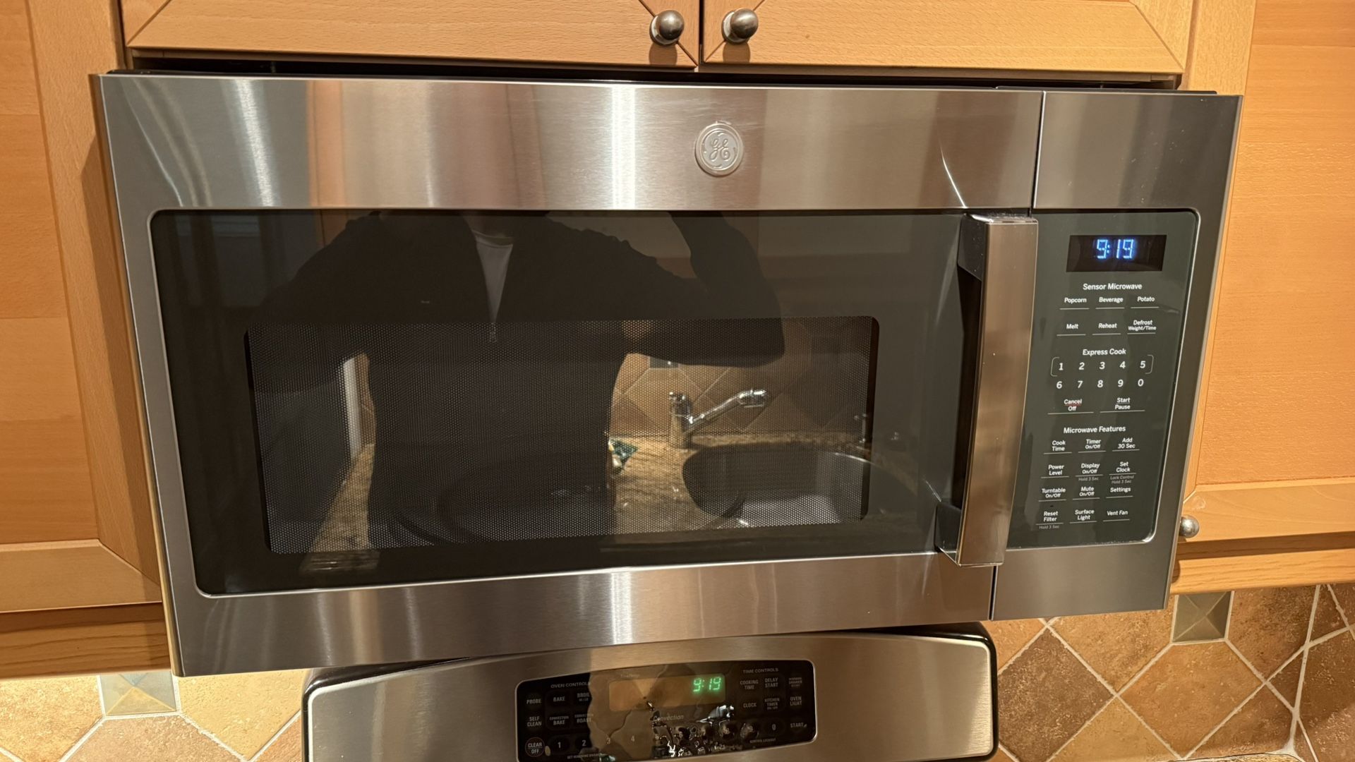 GE Microwave 1.9 CU Ft