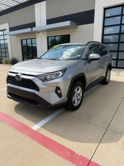 2020 TOYOTA RAV4 LE