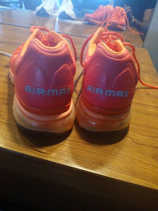 Women AirMac Sz 8..