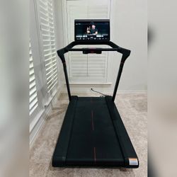 2023 Peloton Tread Excellent Condition Fully Functional - Coppell, TX