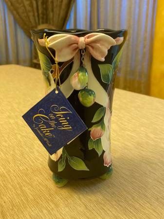 Brand new! Jeanette McCall “Icing on the Cake” collectible ceramics - $30 (West Hills)